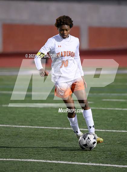 Thumbnail 2 in Lee vs Madison photogallery.