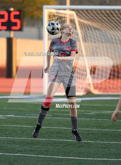 Thumbnail 1 in Lee vs Madison photogallery.