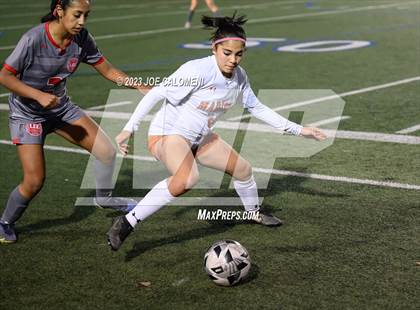 Thumbnail 3 in Lee vs Madison photogallery.