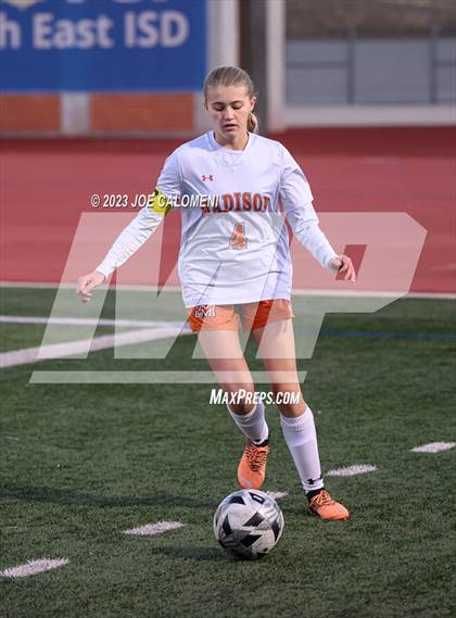 Thumbnail 2 in Lee vs Madison photogallery.