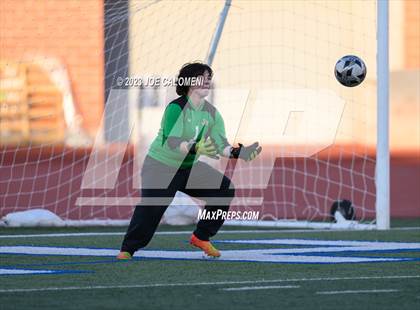 Thumbnail 3 in Lee vs Madison photogallery.