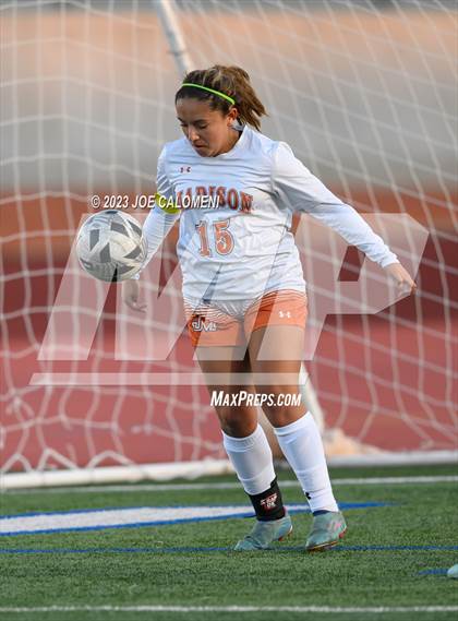 Thumbnail 1 in Lee vs Madison photogallery.