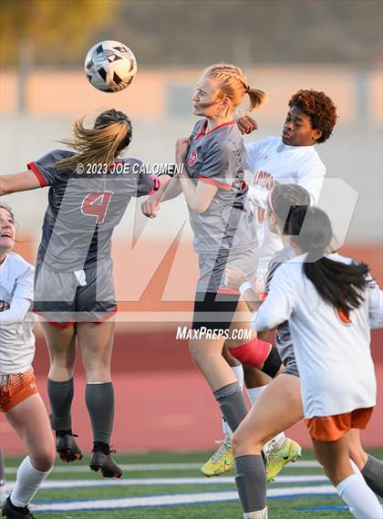 Thumbnail 1 in Lee vs Madison photogallery.