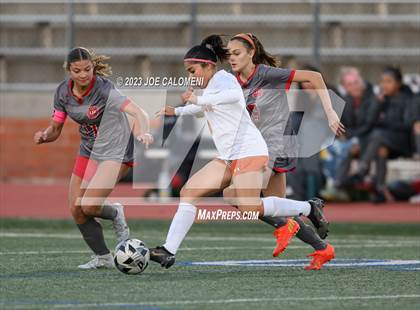 Thumbnail 1 in Lee vs Madison photogallery.