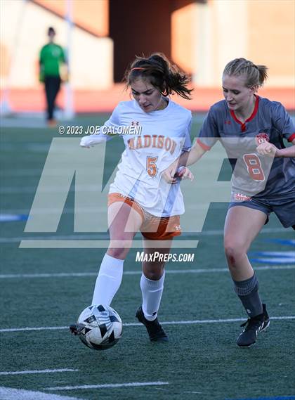 Thumbnail 2 in Lee vs Madison photogallery.