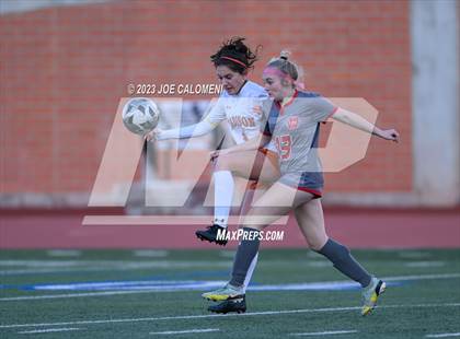 Thumbnail 2 in Lee vs Madison photogallery.