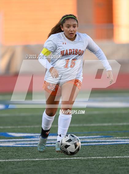 Thumbnail 1 in Lee vs Madison photogallery.