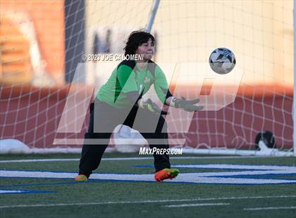 Thumbnail 1 in Lee vs Madison photogallery.