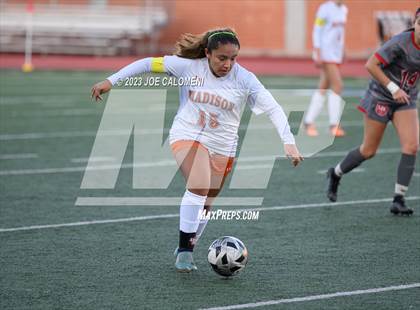 Thumbnail 3 in Lee vs Madison photogallery.