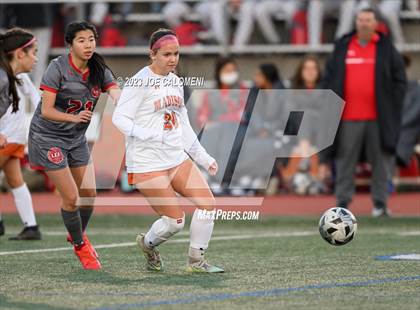Thumbnail 3 in Lee vs Madison photogallery.