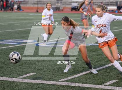 Thumbnail 3 in Lee vs Madison photogallery.