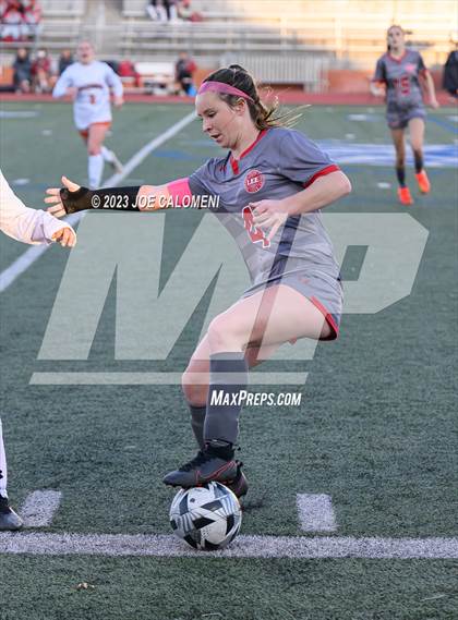 Thumbnail 3 in Lee vs Madison photogallery.