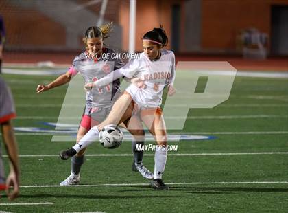 Thumbnail 3 in Lee vs Madison photogallery.