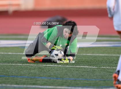 Thumbnail 3 in Lee vs Madison photogallery.
