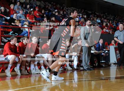 Thumbnail 3 in Herrin vs West Frankfort (West Frankfort Mid-Winter Classic) photogallery.