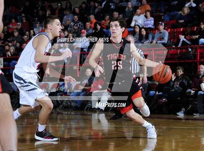 Thumbnail 3 in Herrin vs West Frankfort (West Frankfort Mid-Winter Classic) photogallery.