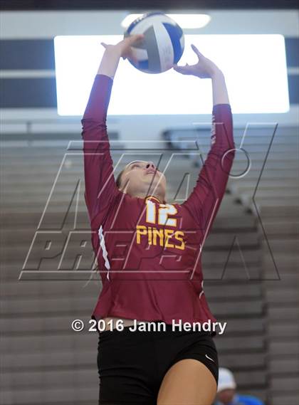 Thumbnail 2 in Xavier College Prep vs. Torrey Pines (Durango Fall Classic) photogallery.