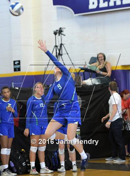 Thumbnail 1 in Xavier College Prep vs. Torrey Pines (Durango Fall Classic) photogallery.