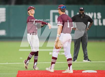 Thumbnail 1 in Memorial vs. Pearland (UIL Baseball 6A Region 3 Regional Semifinal) photogallery.