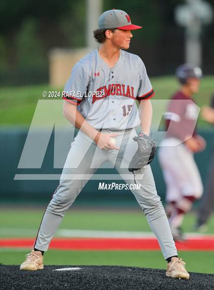Thumbnail 1 in Memorial vs. Pearland (UIL Baseball 6A Region 3 Regional Semifinal) photogallery.