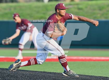 Thumbnail 2 in Memorial vs. Pearland (UIL Baseball 6A Region 3 Regional Semifinal) photogallery.