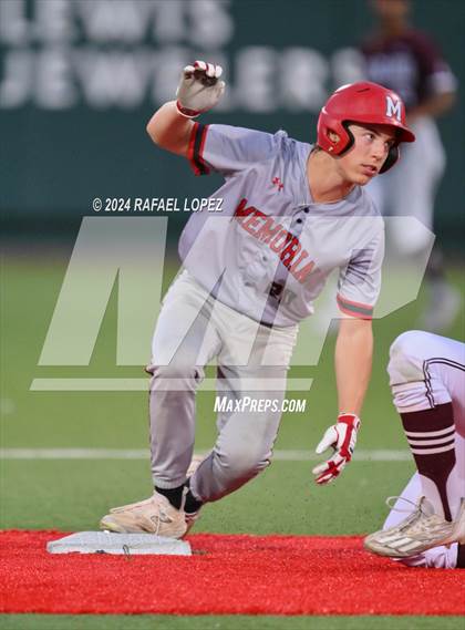 Thumbnail 3 in Memorial vs. Pearland (UIL Baseball 6A Region 3 Regional Semifinal) photogallery.