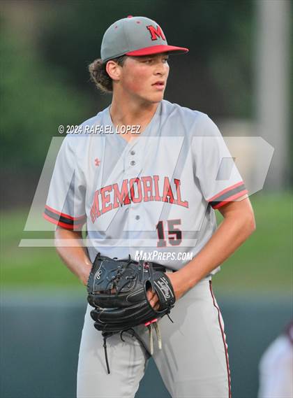 Thumbnail 1 in Memorial vs. Pearland (UIL Baseball 6A Region 3 Regional Semifinal) photogallery.
