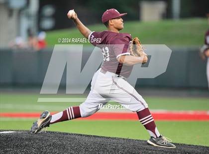 Thumbnail 1 in Memorial vs. Pearland (UIL Baseball 6A Region 3 Regional Semifinal) photogallery.