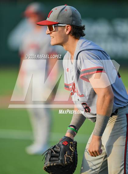 Thumbnail 1 in Memorial vs. Pearland (UIL Baseball 6A Region 3 Regional Semifinal) photogallery.