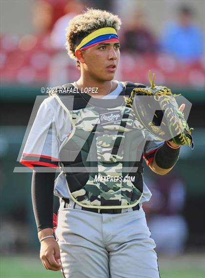 Thumbnail 2 in Memorial vs. Pearland (UIL Baseball 6A Region 3 Regional Semifinal) photogallery.