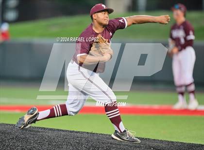 Thumbnail 3 in Memorial vs. Pearland (UIL Baseball 6A Region 3 Regional Semifinal) photogallery.