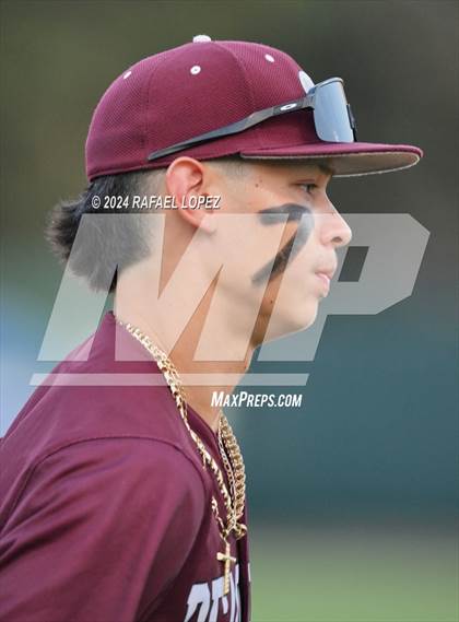 Thumbnail 2 in Memorial vs. Pearland (UIL Baseball 6A Region 3 Regional Semifinal) photogallery.