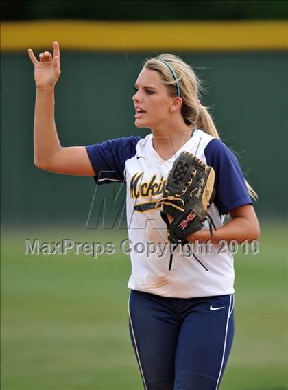 Thumbnail 1 in Rockwall-Heath vs McKinney (4A Region II bidistrict) photogallery.