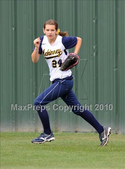 Thumbnail 1 in Rockwall-Heath vs McKinney (4A Region II bidistrict) photogallery.