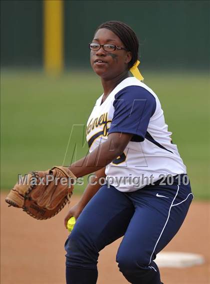 Thumbnail 1 in Rockwall-Heath vs McKinney (4A Region II bidistrict) photogallery.