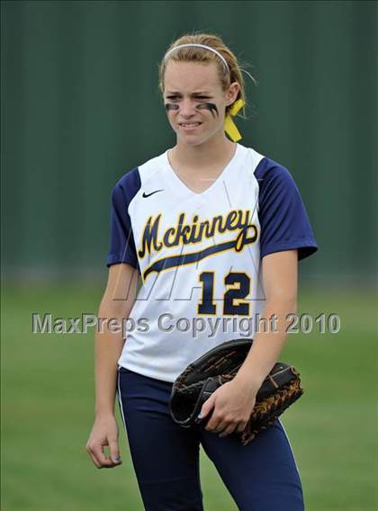 Thumbnail 3 in Rockwall-Heath vs McKinney (4A Region II bidistrict) photogallery.