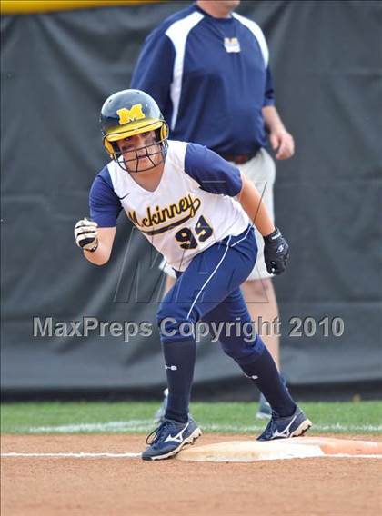 Thumbnail 2 in Rockwall-Heath vs McKinney (4A Region II bidistrict) photogallery.