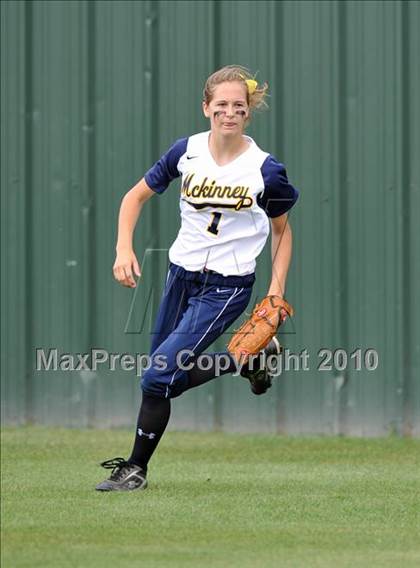 Thumbnail 1 in Rockwall-Heath vs McKinney (4A Region II bidistrict) photogallery.