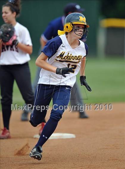 Thumbnail 3 in Rockwall-Heath vs McKinney (4A Region II bidistrict) photogallery.