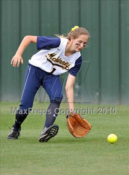Thumbnail 3 in Rockwall-Heath vs McKinney (4A Region II bidistrict) photogallery.