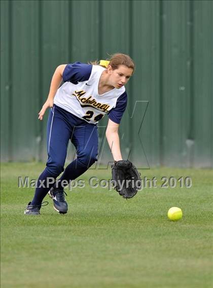 Thumbnail 2 in Rockwall-Heath vs McKinney (4A Region II bidistrict) photogallery.