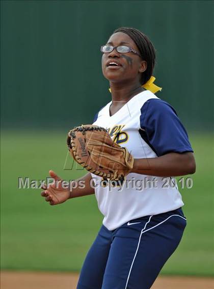 Thumbnail 1 in Rockwall-Heath vs McKinney (4A Region II bidistrict) photogallery.