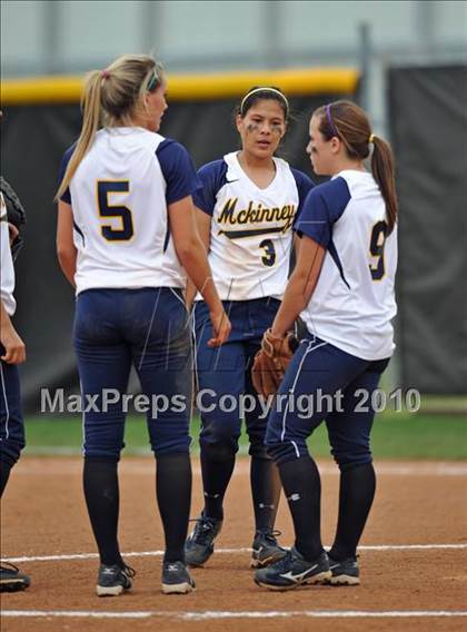 Thumbnail 1 in Rockwall-Heath vs McKinney (4A Region II bidistrict) photogallery.