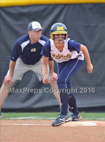 Thumbnail 2 in Rockwall-Heath vs McKinney (4A Region II bidistrict) photogallery.
