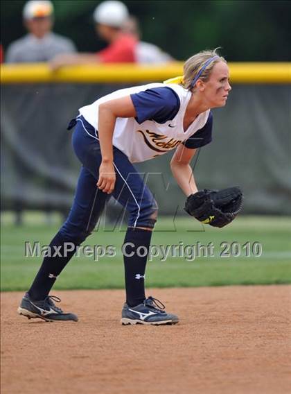 Thumbnail 3 in Rockwall-Heath vs McKinney (4A Region II bidistrict) photogallery.