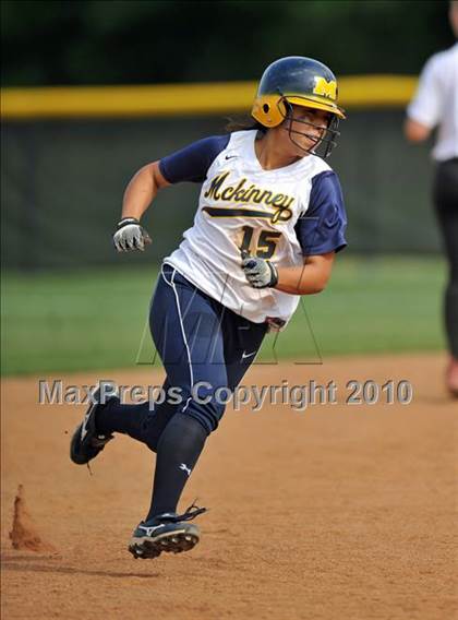 Thumbnail 3 in Rockwall-Heath vs McKinney (4A Region II bidistrict) photogallery.