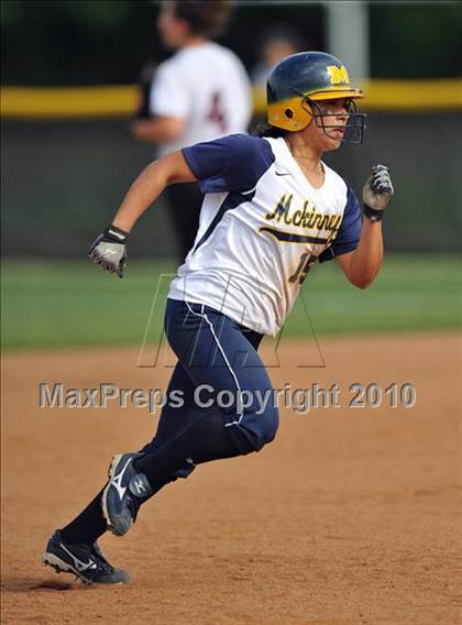 Thumbnail 1 in Rockwall-Heath vs McKinney (4A Region II bidistrict) photogallery.