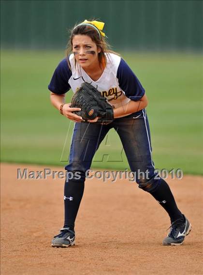 Thumbnail 2 in Rockwall-Heath vs McKinney (4A Region II bidistrict) photogallery.