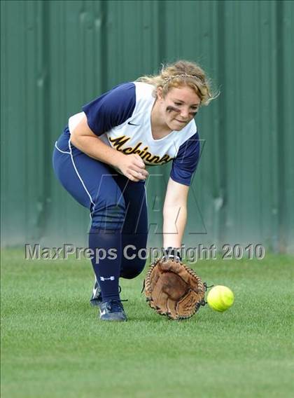 Thumbnail 2 in Rockwall-Heath vs McKinney (4A Region II bidistrict) photogallery.