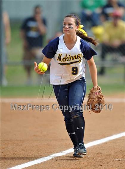 Thumbnail 3 in Rockwall-Heath vs McKinney (4A Region II bidistrict) photogallery.